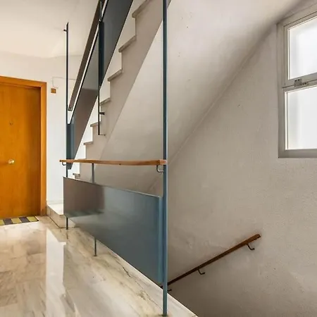 Ronda De Triana 45 * Севилья